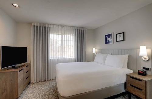 Sunnyvale Hotel | Fun Day at LEGOLAND Discovery Center! Spacious 2BR Unit w/Free Breakfast, Pool!