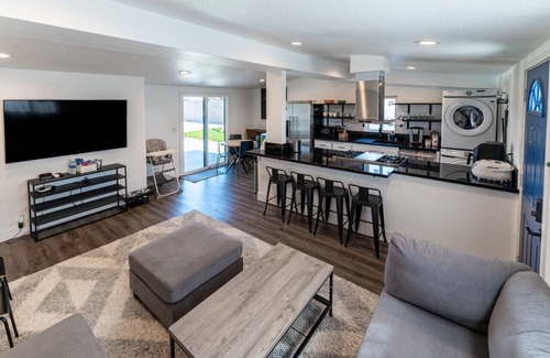 Southwest Anaheim House | Fun Family 4-bedroom Home Near Disneyland