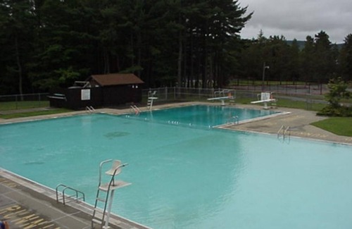 Oneonta House | Fun family cottage 8 minutes from All Star Village