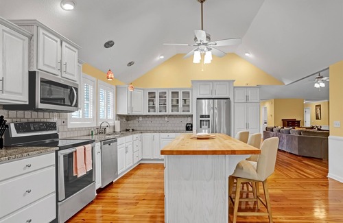 Savannah House | Fun Family Friendly, 4bd/3.5ba, Near Tybee & Savannah, Game Room, Sleeps 10