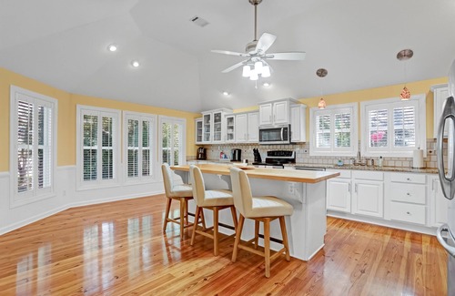 Savannah House | Fun Family Friendly, 4bd/3.5ba, Near Tybee & Savannah, Game Room, Sleeps 10