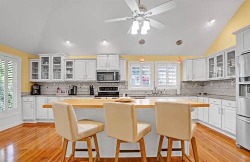 Savannah House | Fun Family Friendly, 4bd/3.5ba, Near Tybee & Savannah, Game Room, Sleeps 10