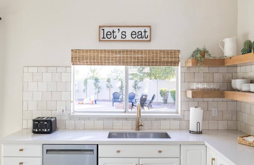 Glendale House | Fun Filled Stadium Getaway w/Heated Pool & Golf