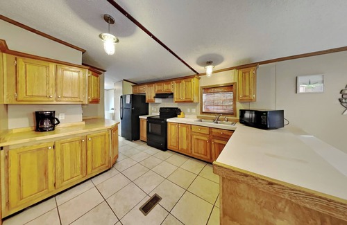 Put-in-Bay House | Fun Group Villa w/3 Bedrooms & 2 Baths in the Island Club - Sleeps 10 - IC74
