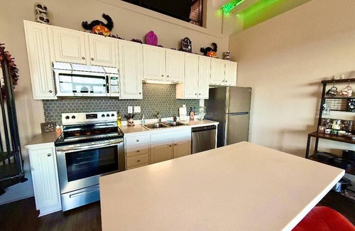 Sandusky Condo | Fun Halloween Getaway Downtown By Cedar Point Sports Force Kalahari! Halloween Vibes Enjoy A One Of A Kind Experience!