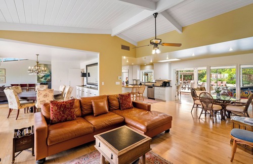 Paso Robles House | FUN HOUSE with Resort Feel. ABOVE IT ALL!