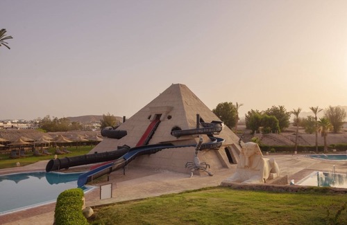 Sharm El Sheikh Resort | Fun in Beachfront Paradise l Multiple Pools, Spa and Private Beach Access