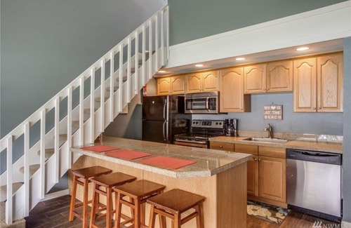 Quincy Condo | Fun in the Sun, Gorge Concerts, Columbia River, Wineries