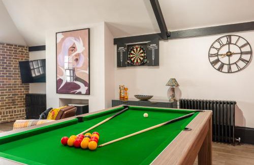 Kemptown Apartment | Fun Kemptown Stay with Games Close To Seafront