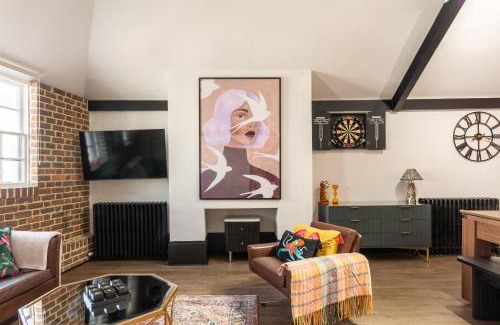 Kemptown Apartment | Fun Kemptown Stay with Games Close To Seafront