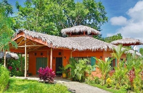 Hills of Esterillos House | FUN LOCAL VIBE LG POOL NEAR BEACH BBQ- PingPong Covered Terrace 24/7 Security