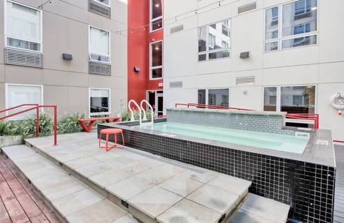 University District Apartment | 🔶Fun Micro-Unit | Garage Parking🚘 + Great Amenities✨ | Great For Long Stays 📆