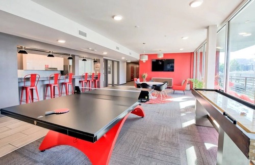 University District House | 🔷Fun Micro-Unit w/ Garage Parking Near High St. | Jacuzzi, Fitness Gym, WiFi, +