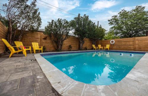 Dorset Park House | Fun Modern Home Game Room Cozy Heated Floors Toronto