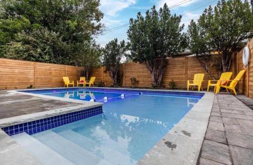 Dorset Park House | Fun Modern Home Game Room Cozy Heated Floors Toronto