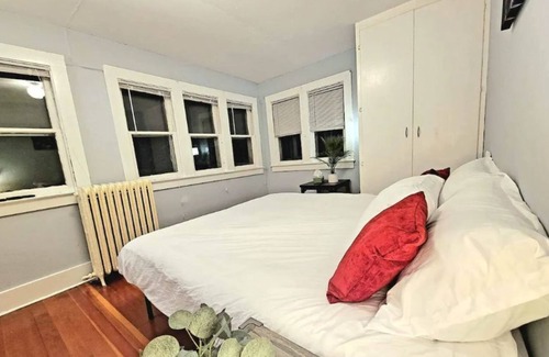 Eastside House | Fun! Most bed space in Syracuse/Rochester/Buffalo