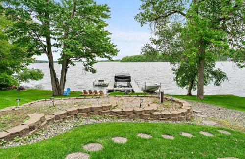 East Gull Lake House | Fun on Floan Point