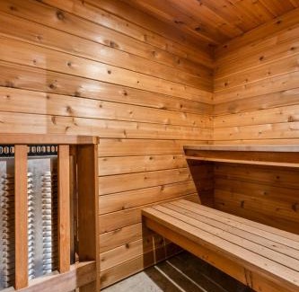 East Gull Lake House | Fun on Floan Point