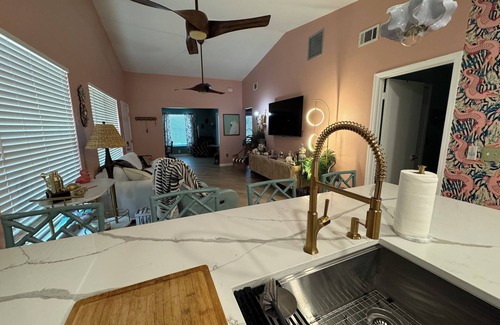 Kissimmee Condo | Fun Open-Concept 2 Bedroom/2 Bathroom Condo w/Screened Porch. 10 Min from Disney