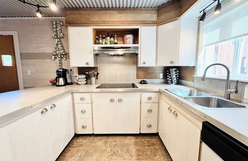 Port Angeles Ski Chalet | Fun, Relaxing, Family Friendly on Sunnypoint!