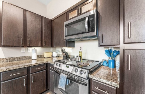 Pleasant Valley Apartment | Fun SoCo 1BR King Suite w/GymPickleballLaundry