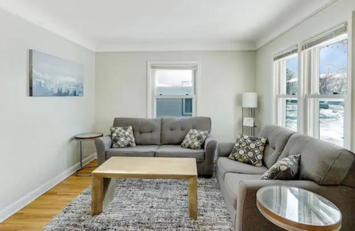 Southwest Minneapolis Apartment | Fun & Spacious Duplex for you!