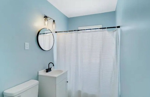 Southwest Minneapolis Apartment | Fun & Spacious Duplex for you!