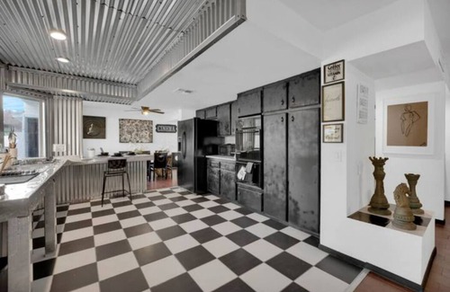 Chinatown House | FUN Villa very Close to the strip !