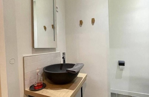 Montrouge Apartment | Functional 2-room apartment a stone's throw from the Mairie de Montrouge metro station.
