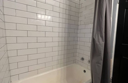 Pittsburgh Condo | Funky 3rd Floor Condo, 5 Beds w/Sofa Bed + WIFI!