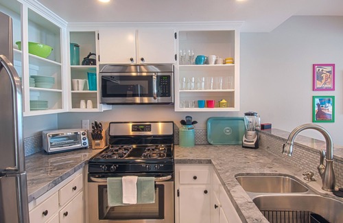 Hermosa Village Condo | Funtierland + Love Bug + Across Street from Disney + Nursery +Pool