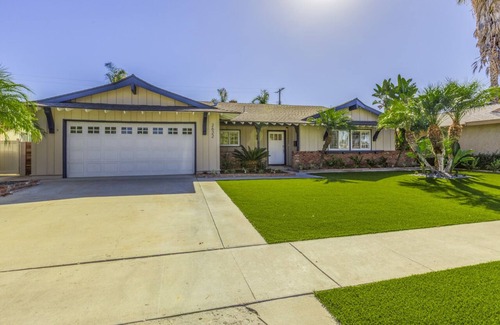 Southeast Anaheim House | Funtierland + Maverick + Wifi + Pool + Pet Friendly