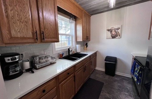 Fuquay-Varina House | Fuquay's Best! Recently renovated, convenient to downtown, fenced yard, fire pit