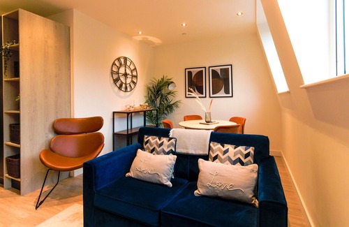 Redhill Apartment | Furness House by Pay As U Stay