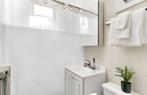 North Center Apartment | Furnished 1BR Apt w/Natural Light & King Beds