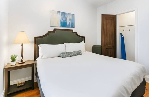 North Center Apartment | Furnished 1BR Apt w/Natural Light & King Beds