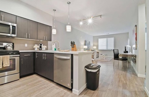 Menlo Park Apartment | Furnished 1BR w/Shared Fire Pit, Heated pool & BBQ