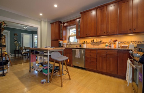 Old Irving Park House | Furnished 2-Bed, 1.5-Bath Home – Old Irving Park – Perfect for Longer Stays!