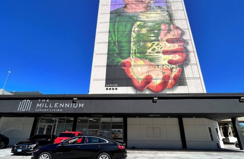 Downtown Hartford Apartment | Furnished 2BED Apartment in delightful Hartford with AC, fitness room, and Pool