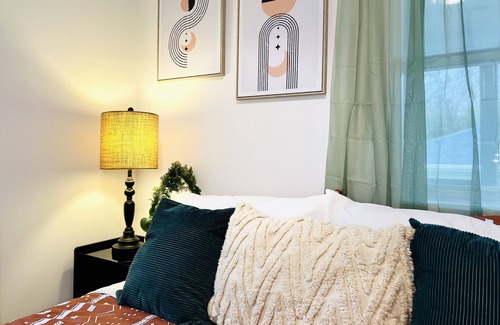 Carrboro House | Furnished Bedroom - Urban Haven near UNC Campus & Downtown Carrboro.
