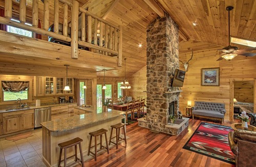 Albrightsville Cabin | Furnished Deck, Hot Tub & Grill: Poconos Cabin!