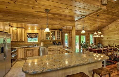Albrightsville Cabin | Furnished Deck, Hot Tub & Grill: Poconos Cabin!