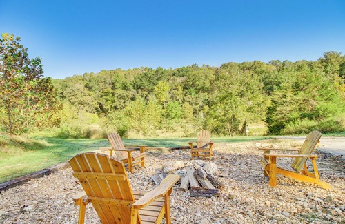 Flippin Cabin | Furnished Deck & On-Site Creek: Rae Valley Cabin