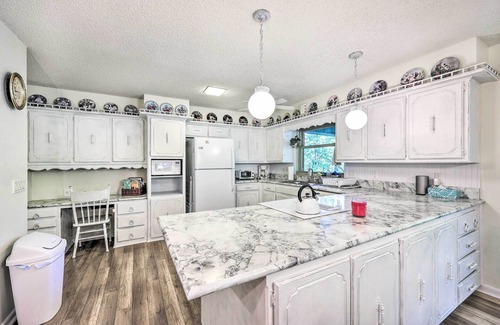Hot Springs Village Cottage | Furnished Deck w/Views: Hot Springs Cottage
