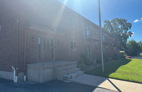 Neenah Apartment | Furnished Executive Apartments. Perfect downtown location at an affordable price