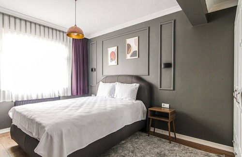 Kartal Apartment | Furnished Flat w Balcony Near Metro in Kartal