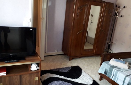 Forges-les-Bains Apartment | Furnished H-G 3 minutes from thermal center