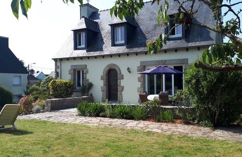 Plouezec House | Furnished holiday home close to the GR 34 and small sea view