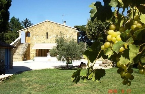 Salon-de-Provence Apartment | Furnished home* in a house with character