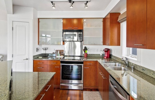 Belltown Condo | Furnished Luxury Condo in downtown Seattle/Lower QueenAnne!